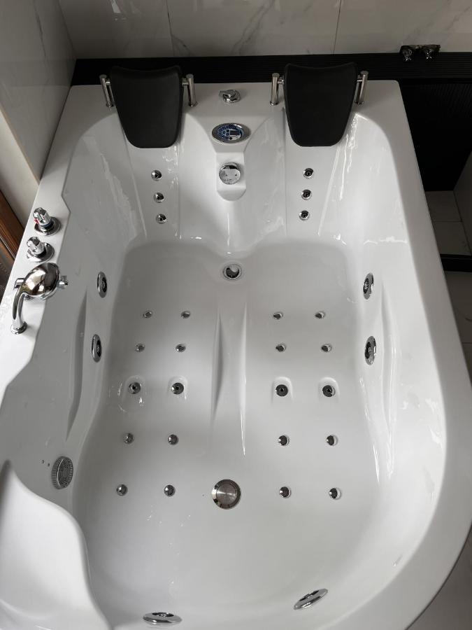 Jacuzzi Rakowicka Top Apartments Kraków Zewnętrze zdjęcie